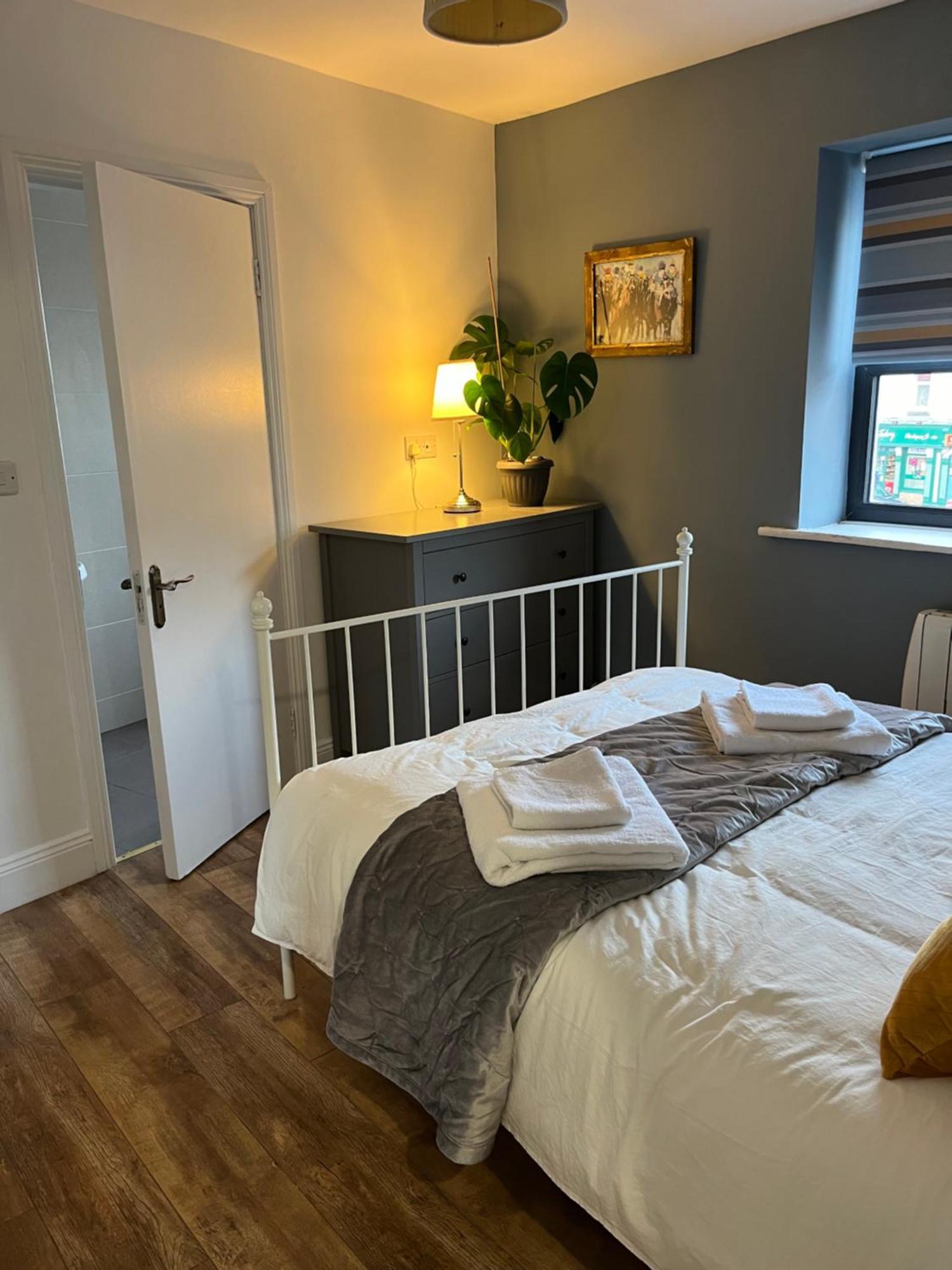Appartement Woodquay Mews à Galway Extérieur photo